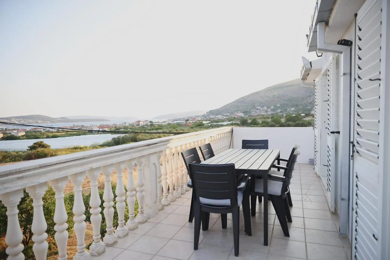 Apartment Blanka With A Beautiful View Of Trogir