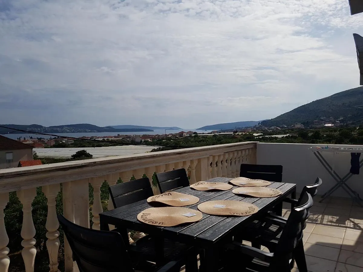 Apartment Blanka With A Beautiful View Of Trogir