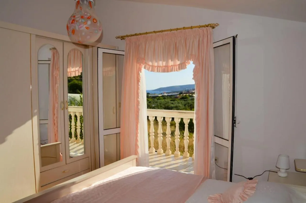 Apartment Blanka With A Beautiful View Of Trogir Croacia